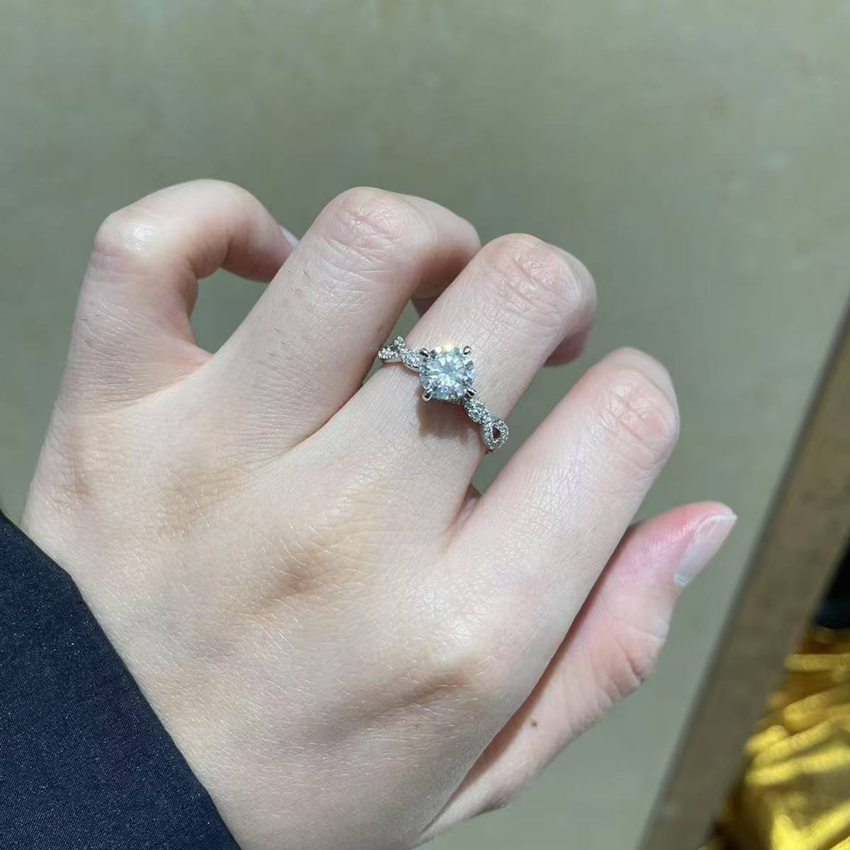 Twisted Arm Micro Inlaid Four Claw Women's Ring S925 Silver Plated Platinum Customized Selection Main Stone Moissanite 1.0ct/Side Stone Cubic Zirconia